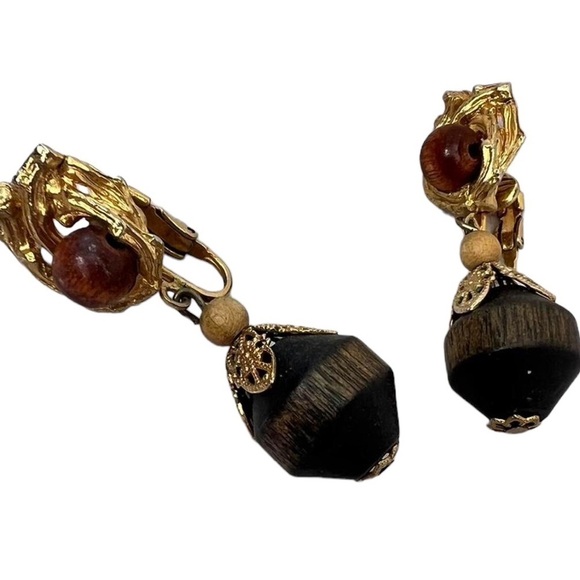 Vintage Goldtone Wood Beaded Clipon Earrings Boho Retro Neutral Casual - Picture 1 of 5